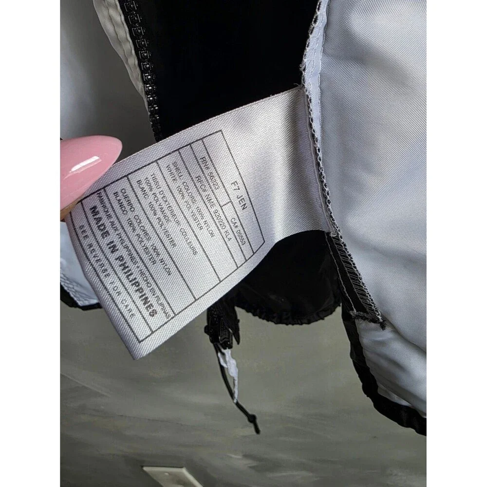 Nike VTG White Tag  Black and White Lightweight Vest Mens M